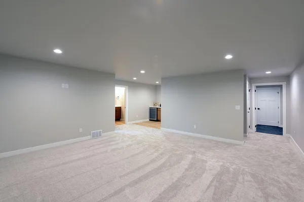 $599,900 | 6914 3rd Street Northwest, Moorhead, MN 56560