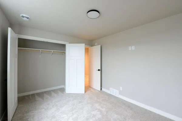 $599,900 | 6914 3rd Street Northwest, Moorhead, MN 56560