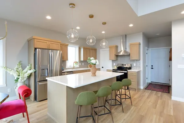 $599,900 | 6914 3rd Street Northwest, Moorhead, MN 56560