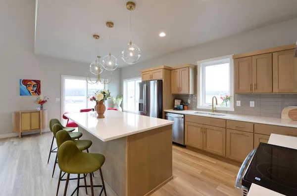 $599,900 | 6914 3rd Street Northwest, Moorhead, MN 56560