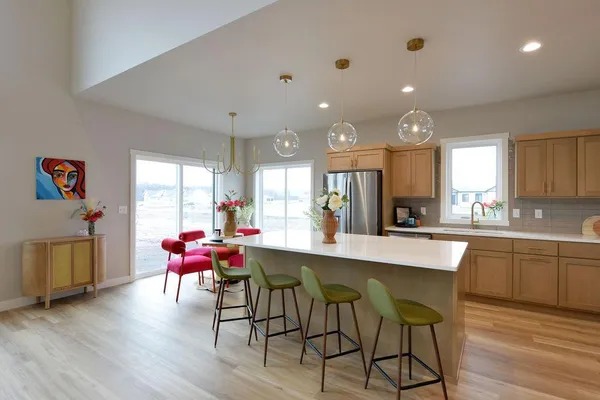 $599,900 | 6914 3rd Street Northwest, Moorhead, MN 56560