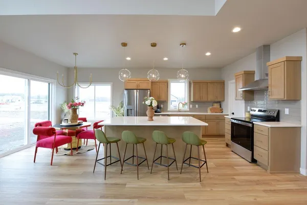 $599,900 | 6914 3rd Street Northwest, Moorhead, MN 56560