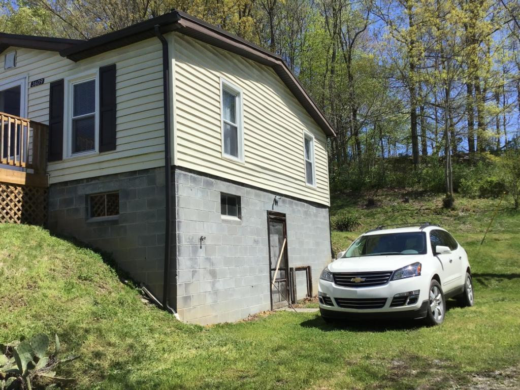 3609 Bishoptown Road Duffield, VA 24244 - Photo 18 of 25 Walk in basement heated