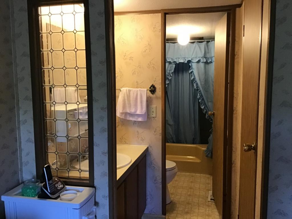 3609 Bishoptown Road Duffield, VA 24244 - Photo 6 of 25 Master bath