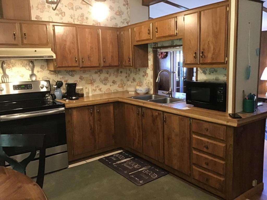 3609 Bishoptown Road Duffield, VA 24244 - Photo 8 of 25 Kitchen