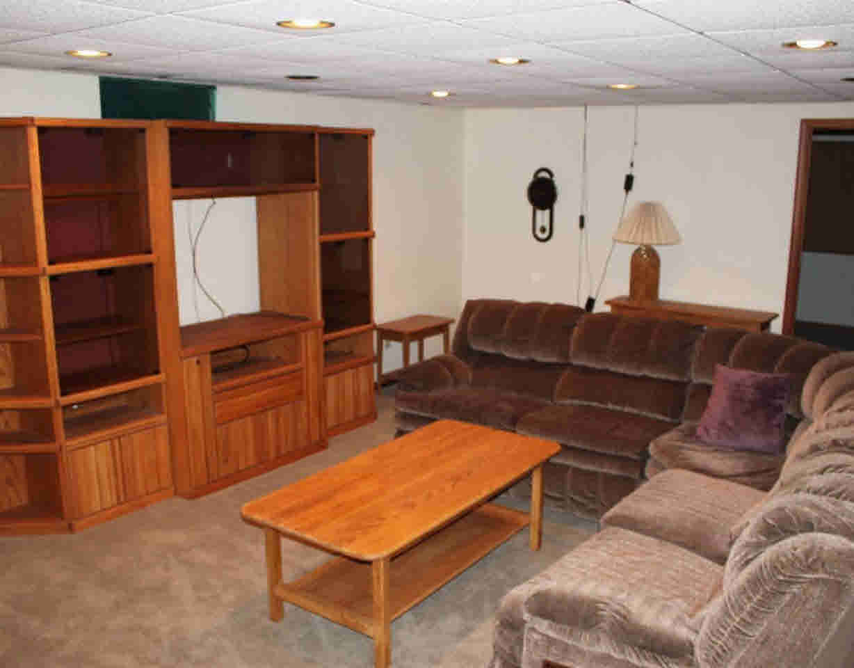1030 North Linden Road Flint, MI 48532 - Photo 32 of 57 21304686-31.JPG