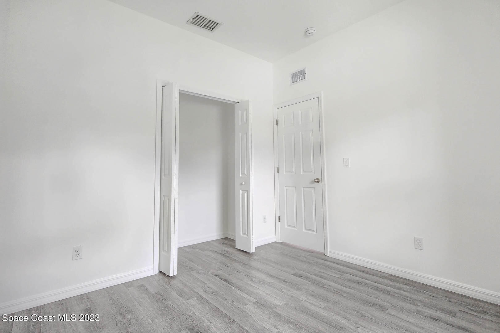 2111 Thames Road Southeast Palm Bay, FL 32909 - Photo 26 of 26 2111 THAMES RD (23 of 26)