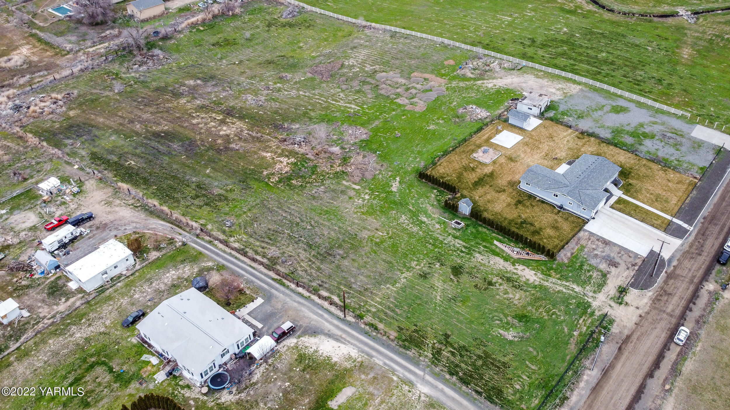 211 Wilson Road Yakima, WA 98901 - Photo 29 of 35 an aerial view of residential houses with outdoor space