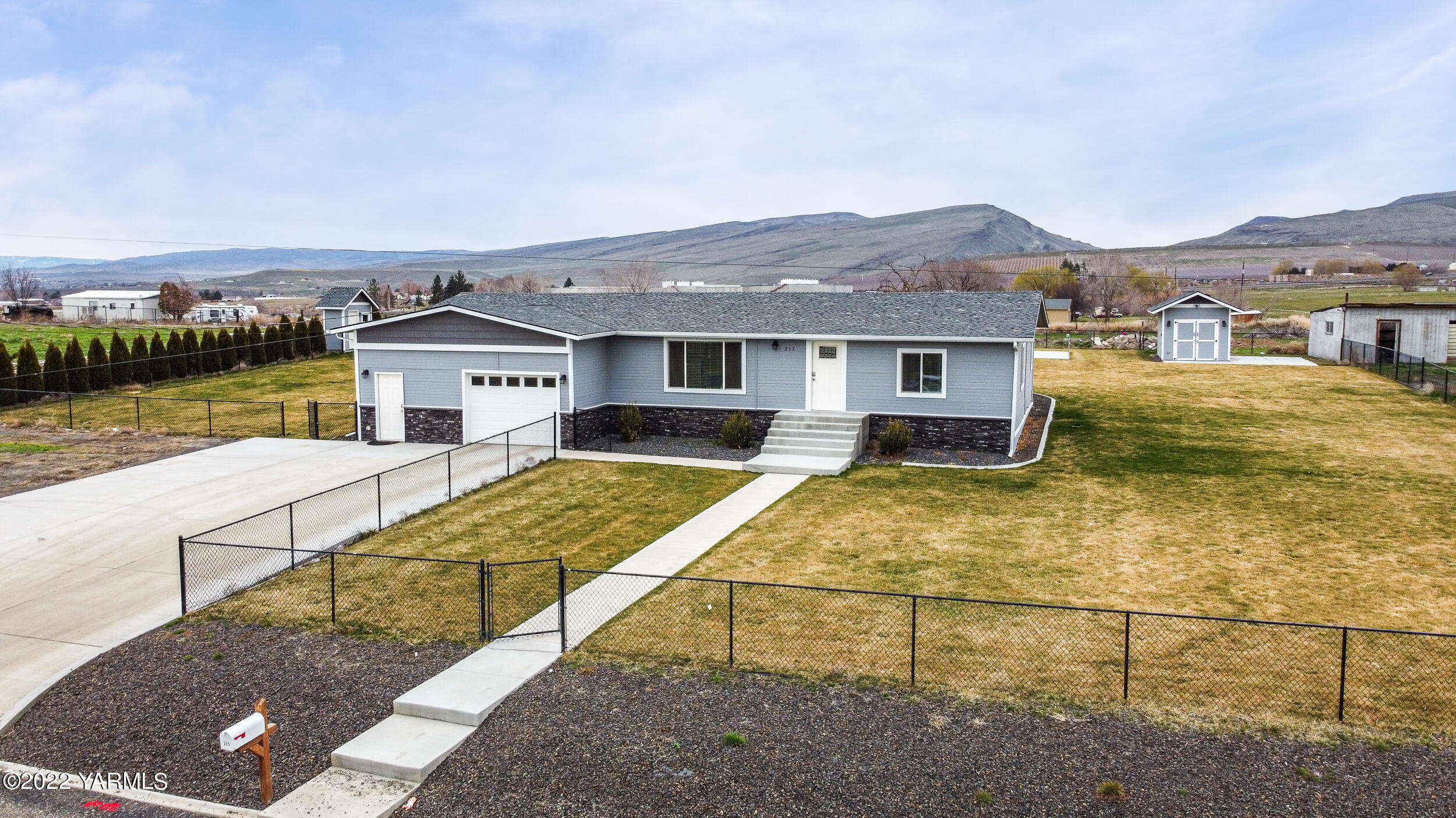 211 Wilson Road Yakima, WA 98901 - Photo 35 of 35 a view of a house with a ocean view