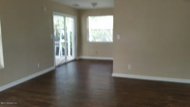 $2,495 | 522 Pine Street, Neptune Beach, FL 32266