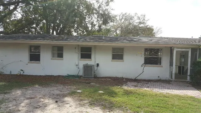 $2,495 | 522 Pine Street, Neptune Beach, FL 32266