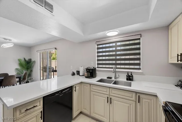 $3,988 | 3618 Redwood Street, Las Vegas, NV 89103