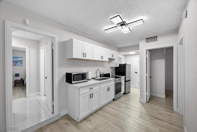 $3,988 | 3618 Redwood Street, Las Vegas, NV 89103