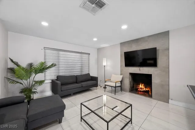 $3,388 | 3618 Redwood Street, Las Vegas, NV 89103