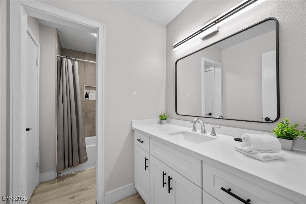 3618 Redwood Street Las Vegas, NV 89103 - Photo 26 of 57 Shared bathroom with easy entry from the 2nd bedroom and the living room.