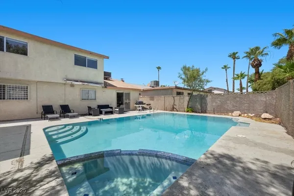$3,388 | 3618 Redwood Street, Las Vegas, NV 89103