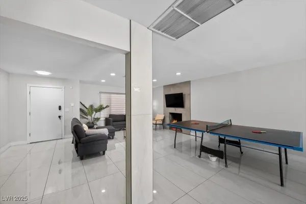 $3,388 | 3618 Redwood Street, Las Vegas, NV 89103