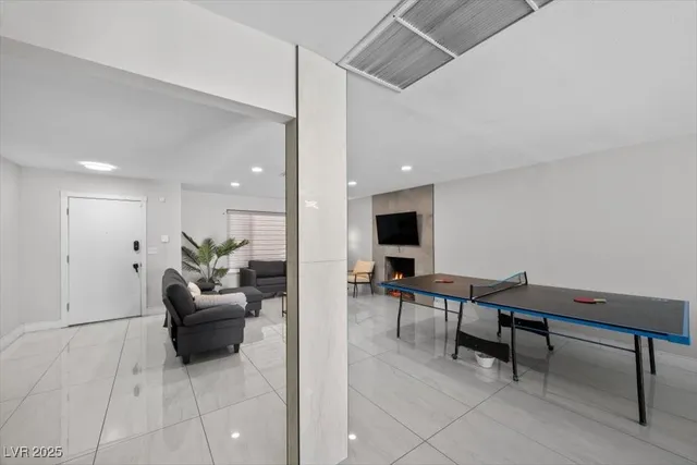 $3,388 | 3618 Redwood Street, Las Vegas, NV 89103