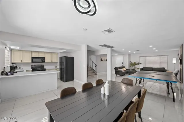 $3,988 | 3618 Redwood Street, Las Vegas, NV 89103