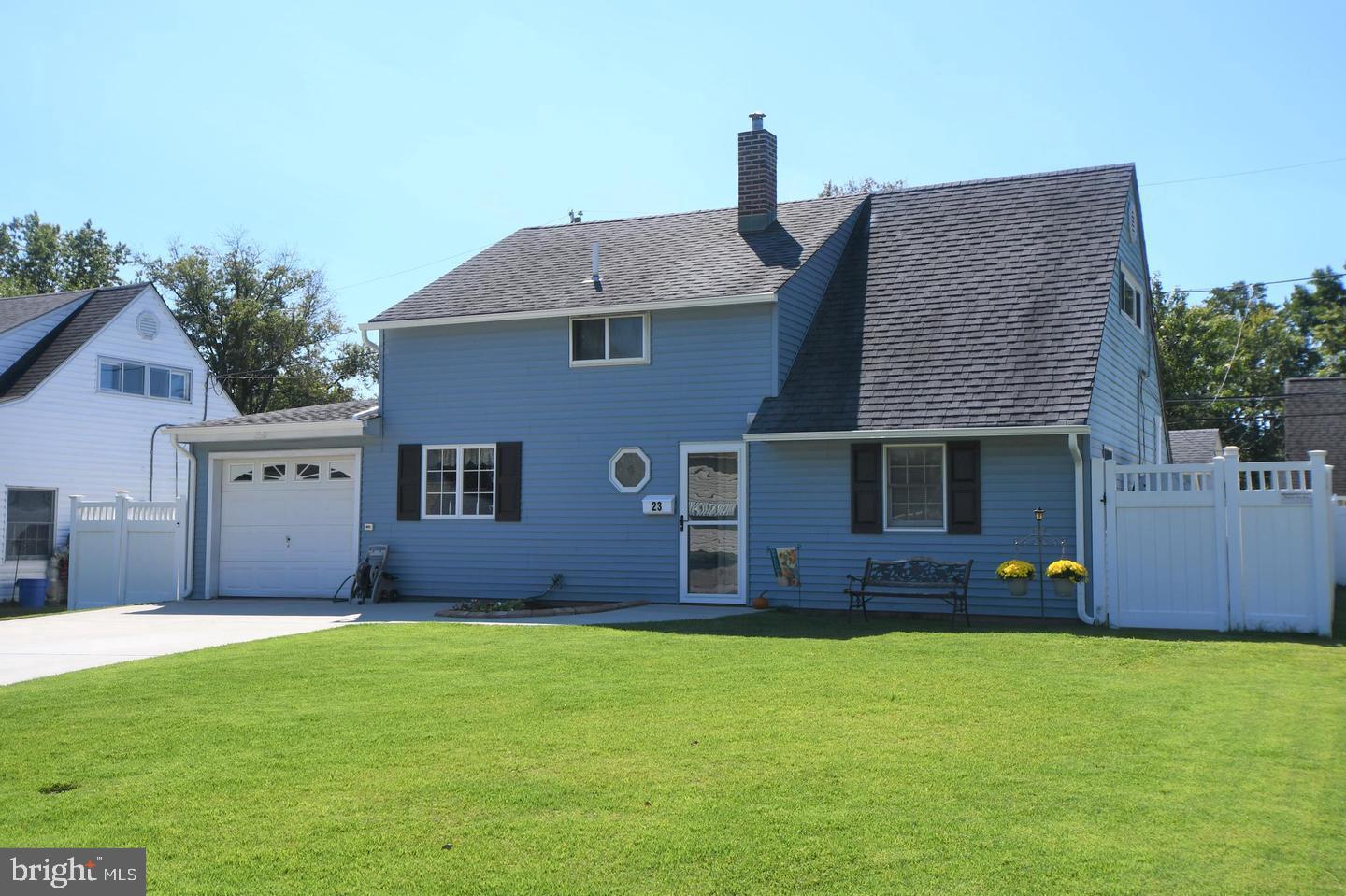 23 Grand Pine Road Levittown, PA 19057 - Photo 2 of 46