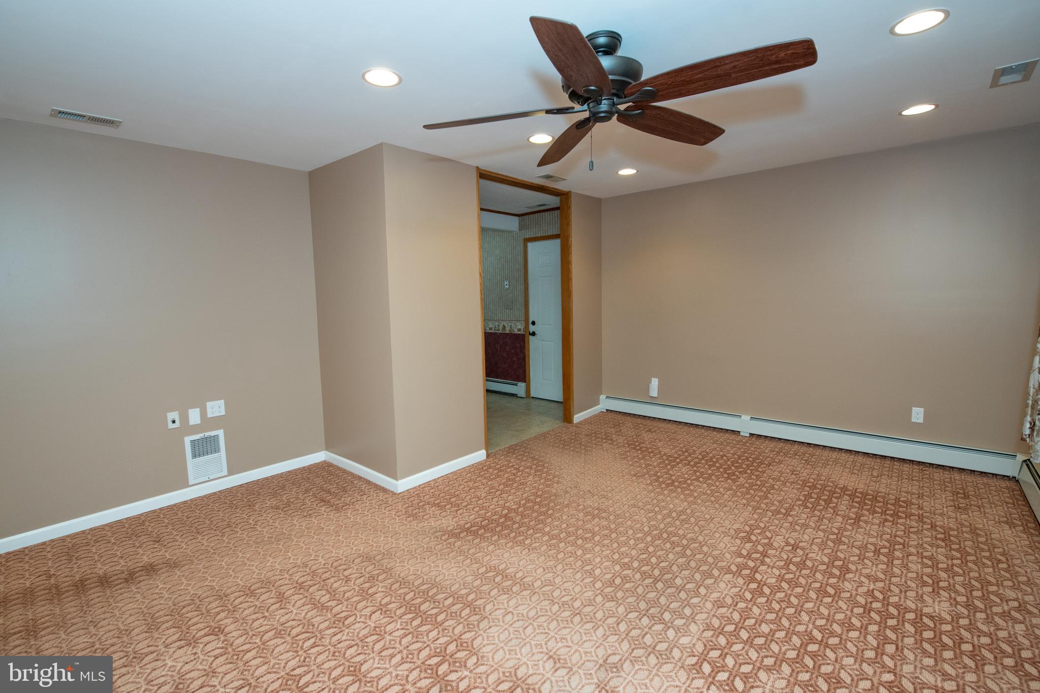 23 Grand Pine Road Levittown, PA 19057 - Photo 8 of 46