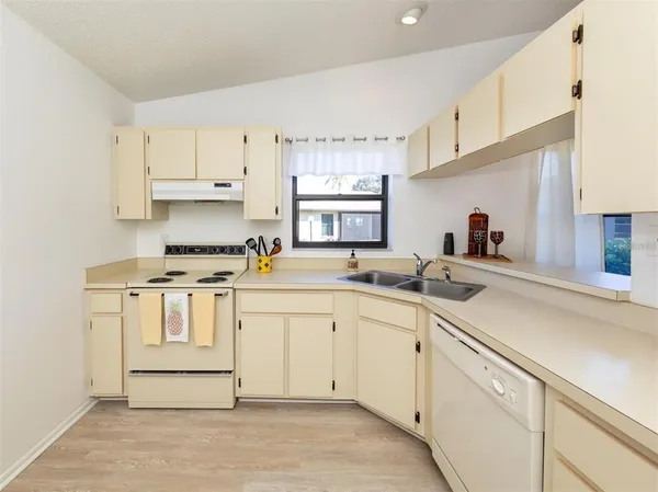 $4,000 | 401 Curry Street, Unit 66, Nokomis, FL 34275