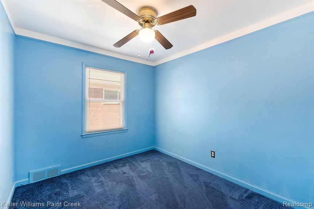7258 Helen Street Center Line, MI 48015 - Photo 8 of 17