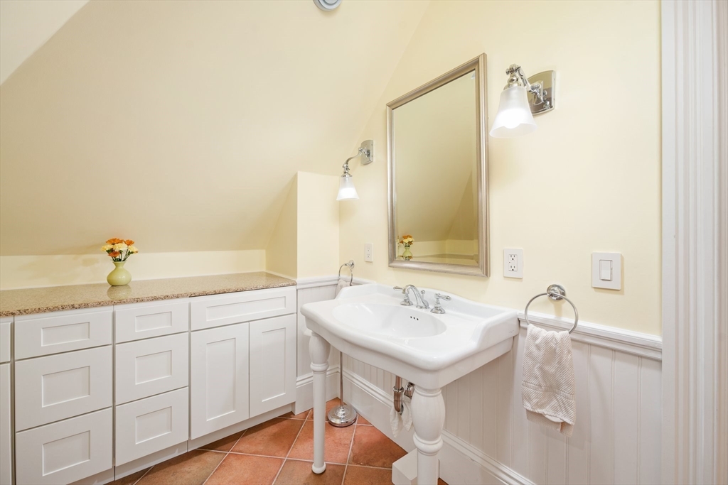 41 Everett Street Newton, MA 02459 - Photo 30 of 42