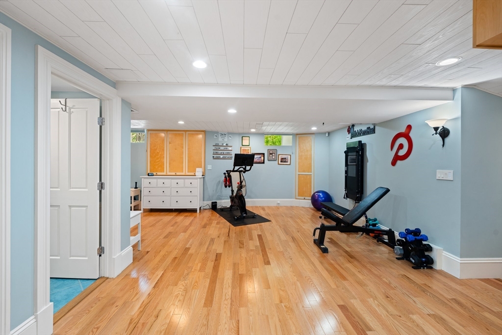 41 Everett Street Newton, MA 02459 - Photo 33 of 42