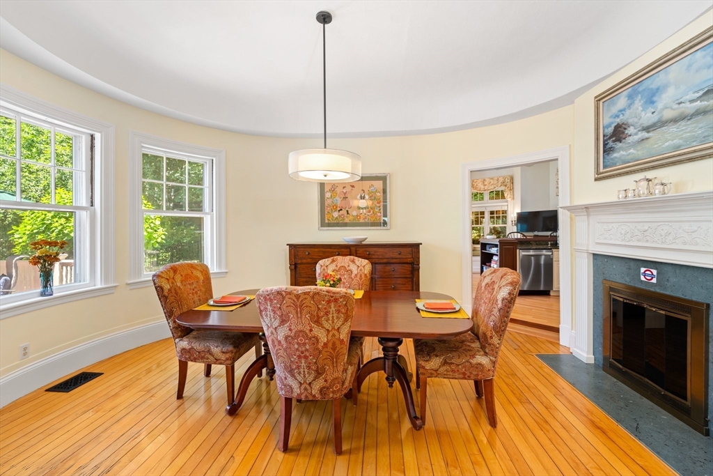 41 Everett Street Newton, MA 02459 - Photo 9 of 42