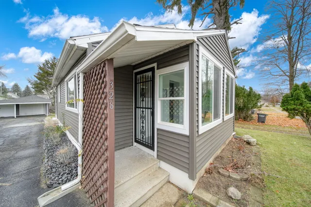 $179,000 | 328 Adams Street, Jackson, MI 49202