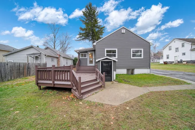 $179,000 | 328 Adams Street, Jackson, MI 49202