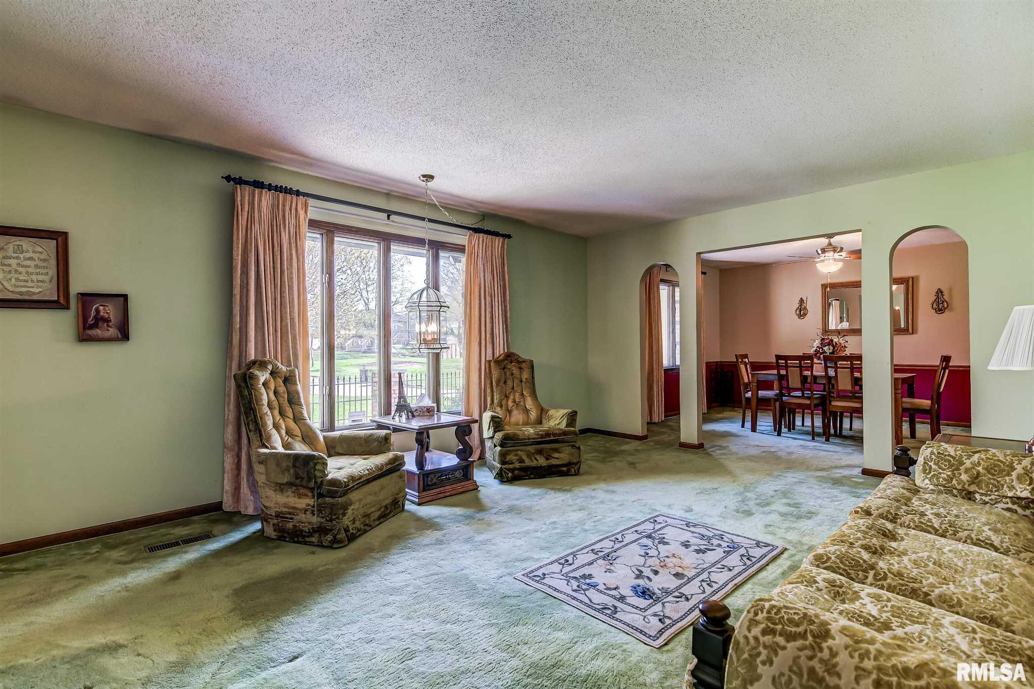990 Gabbert Road Springfield, IL 62707 - Photo 9 of 49 Gallery Image 9