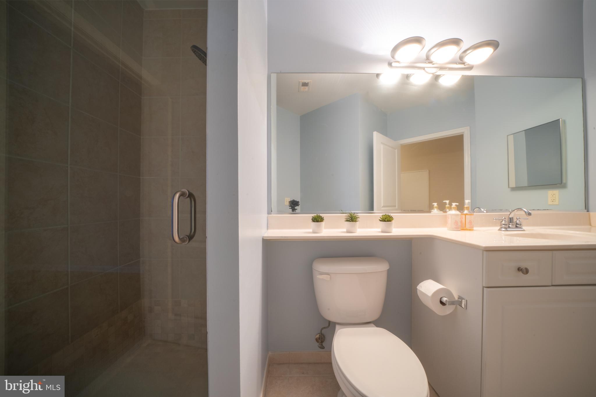 851 North Glebe Road, Unit 2005 Arlington, VA 22203 - Photo 14 of 36