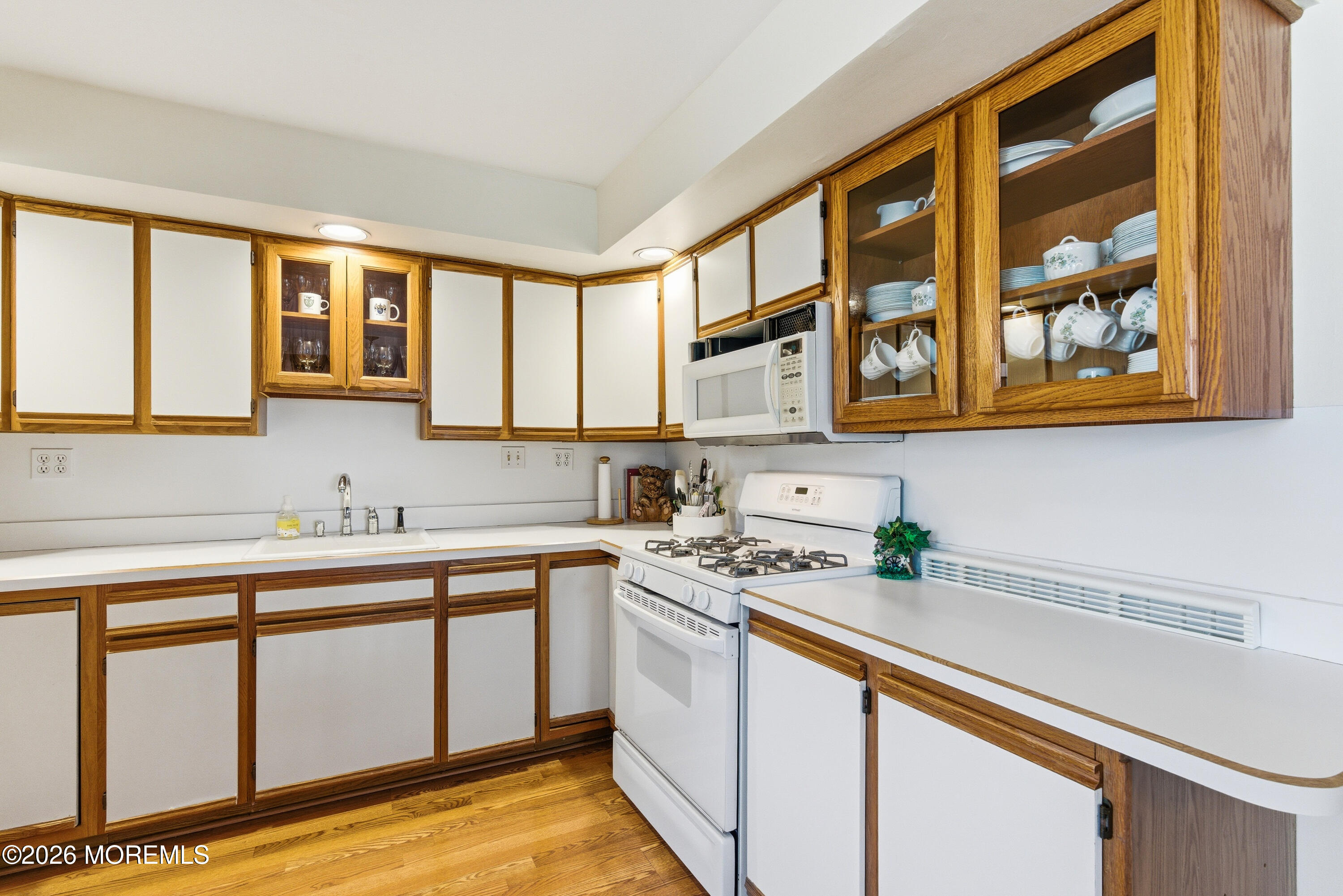 120 Whalepond Road Oakhurst, NJ 07755 - Photo 33 of 42 058