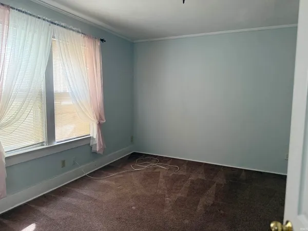 $900 | 628 West State Boulevard, Unit B, Fort Wayne, IN 46808