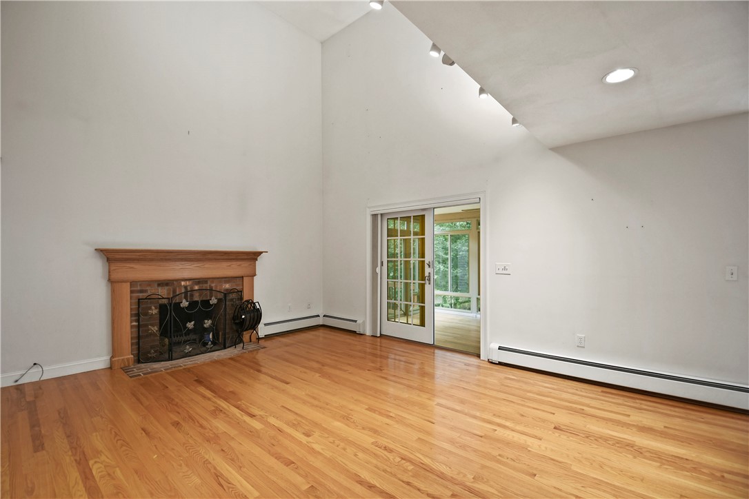 8 Spring House Lane Cumberland, RI 02864 - Photo 3 of 47 Gallery Image 3