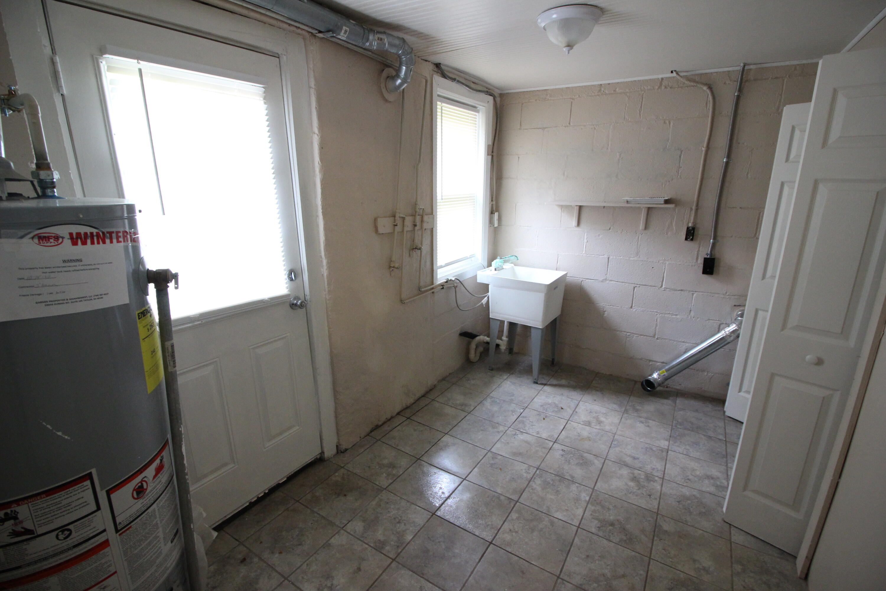 34896 Currier Street Wayne, MI 48184 - Photo 14 of 16 IMG_4841