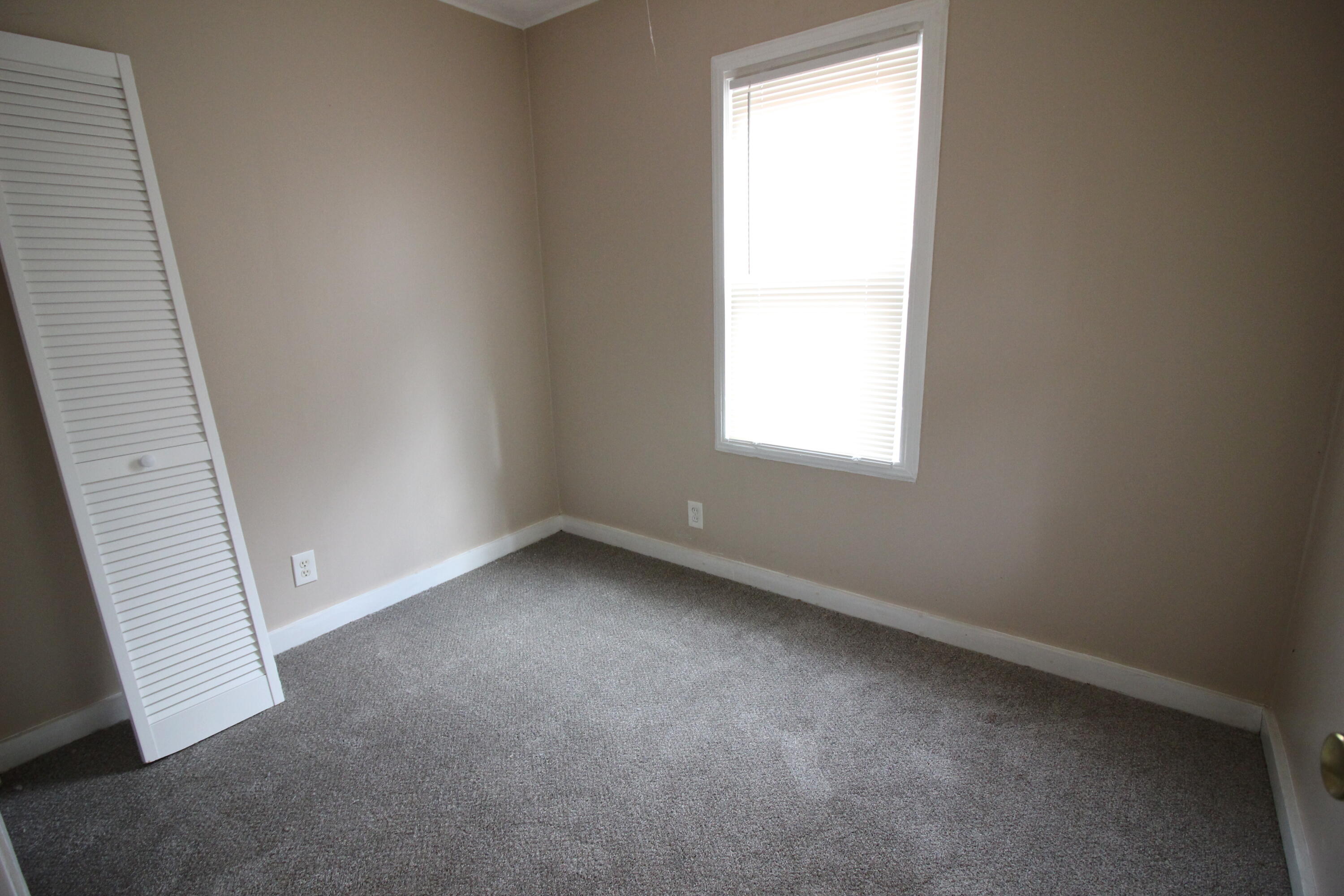 34896 Currier Street Wayne, MI 48184 - Photo 4 of 16 IMG_4831