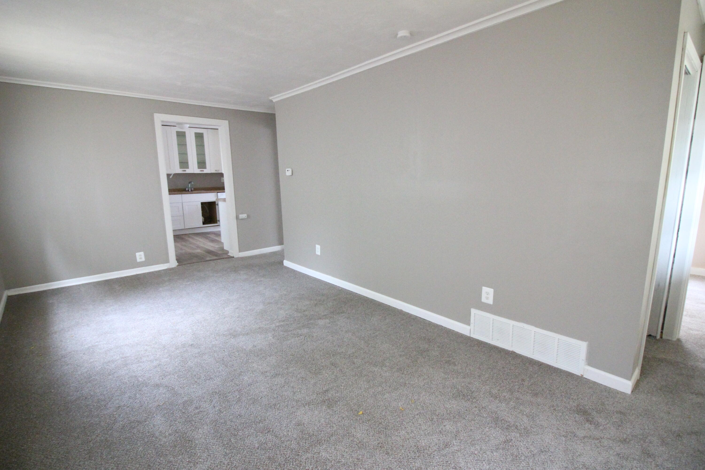 34896 Currier Street Wayne, MI 48184 - Photo 6 of 16 IMG_4833