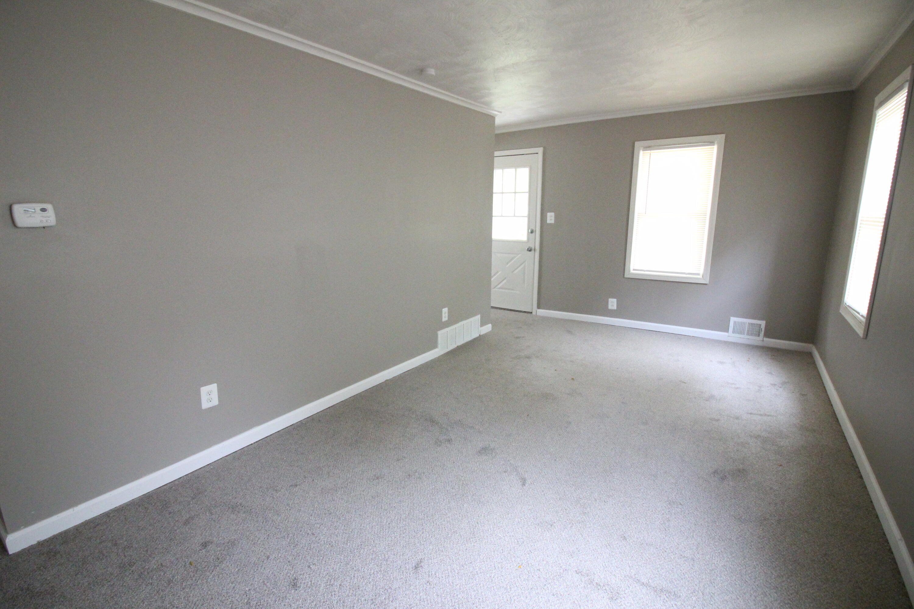 34896 Currier Street Wayne, MI 48184 - Photo 7 of 16 IMG_4834