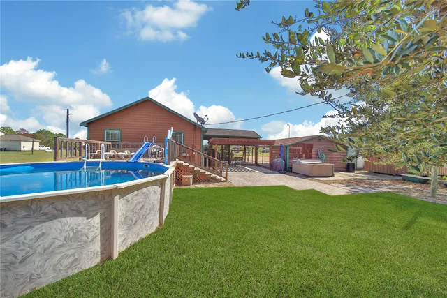$325,000 | 6151 West Creek Road, East Bernard, TX 77435