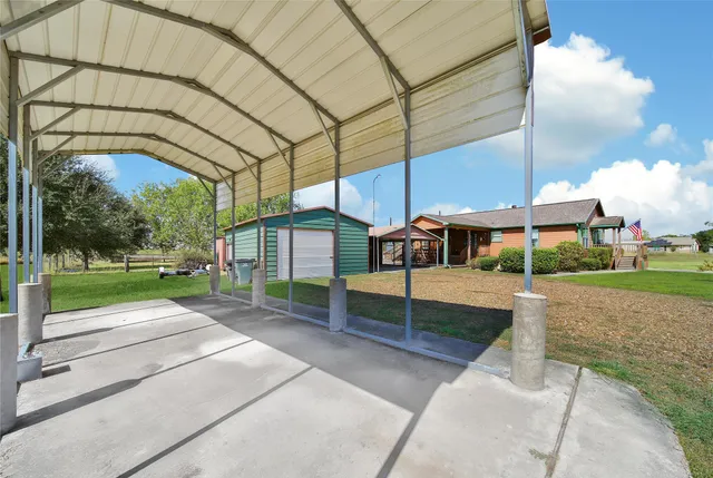 $325,000 | 6151 West Creek Road, East Bernard, TX 77435