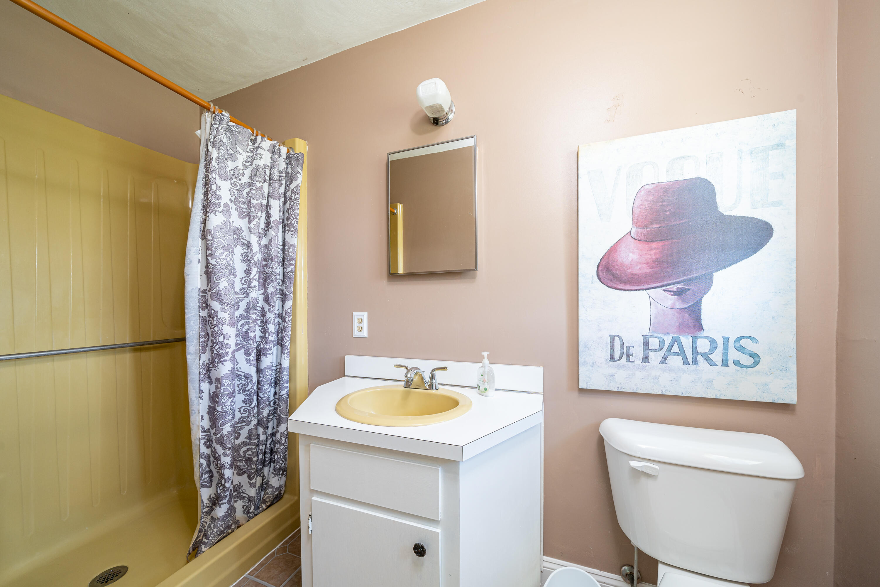 7638 Deer Branch Road Roanoke, VA 24019 - Photo 12 of 17 Primary Bath