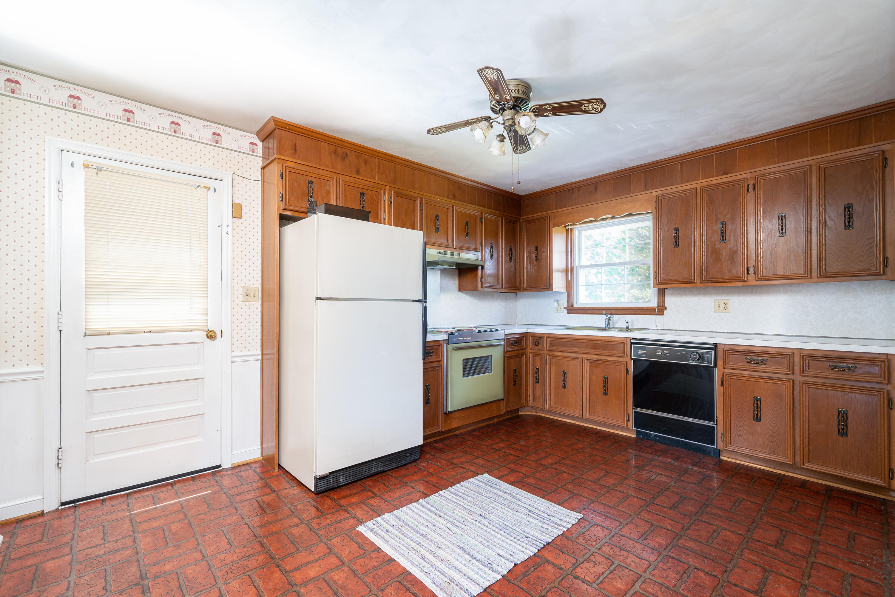 7638 Deer Branch Road Roanoke, VA 24019 - Photo 5 of 17 Kitchen