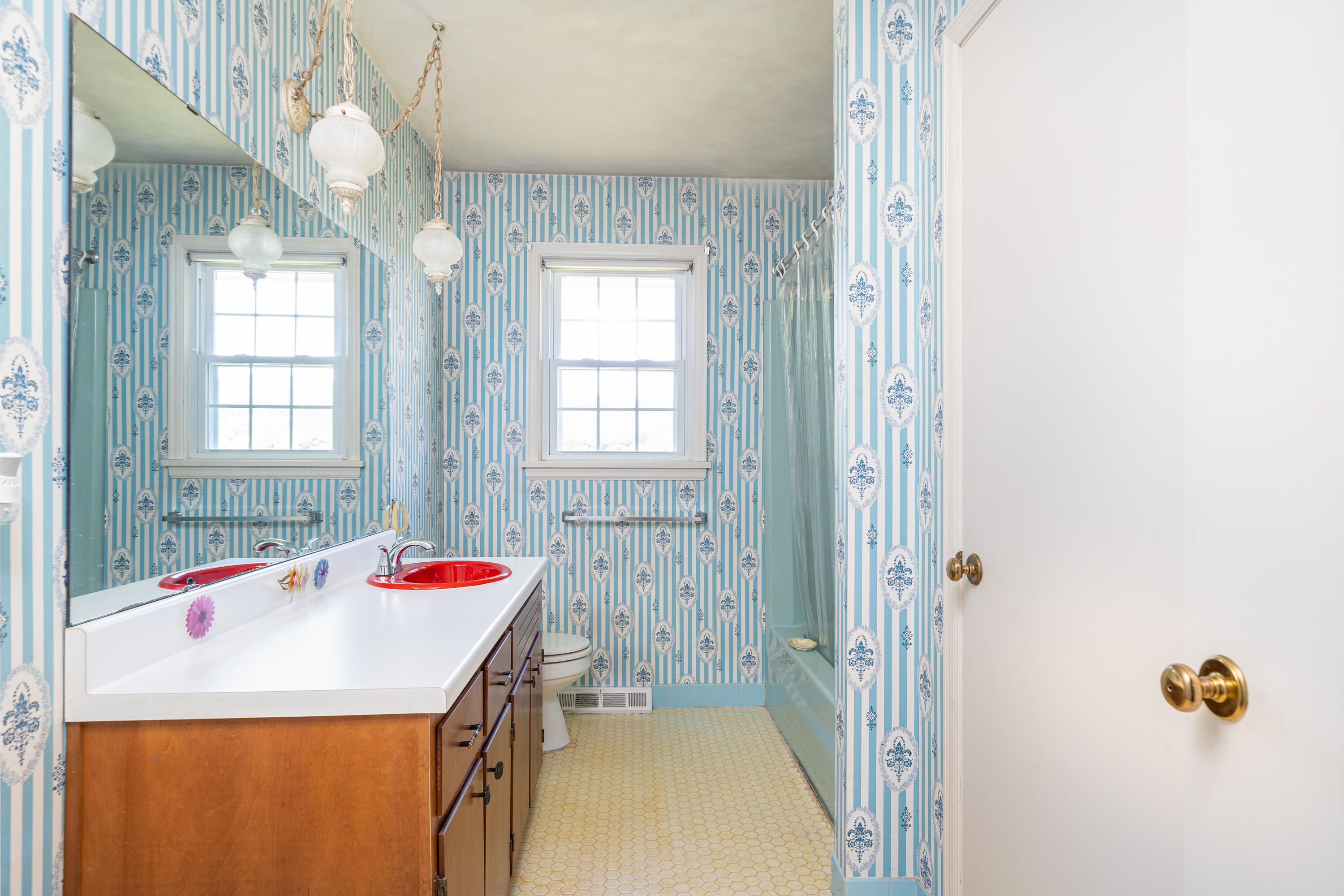 7638 Deer Branch Road Roanoke, VA 24019 - Photo 9 of 17 Hall Bath
