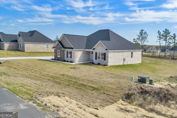 $394,500 | 169 Doublegate Drive, Lizella, GA 31052