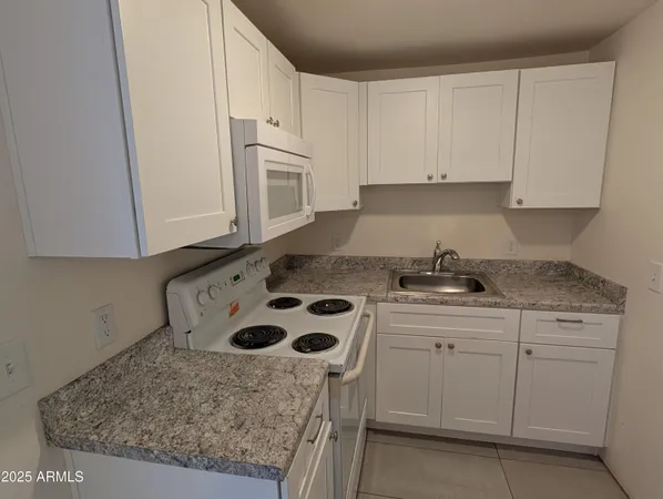 $1,049 | 1631 East Yale Street, Unit 5, Phoenix, AZ 85006