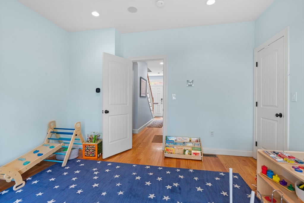 52 Rutherford Avenue Boston, MA 02129 - Photo 8 of 40 Gallery Image 8