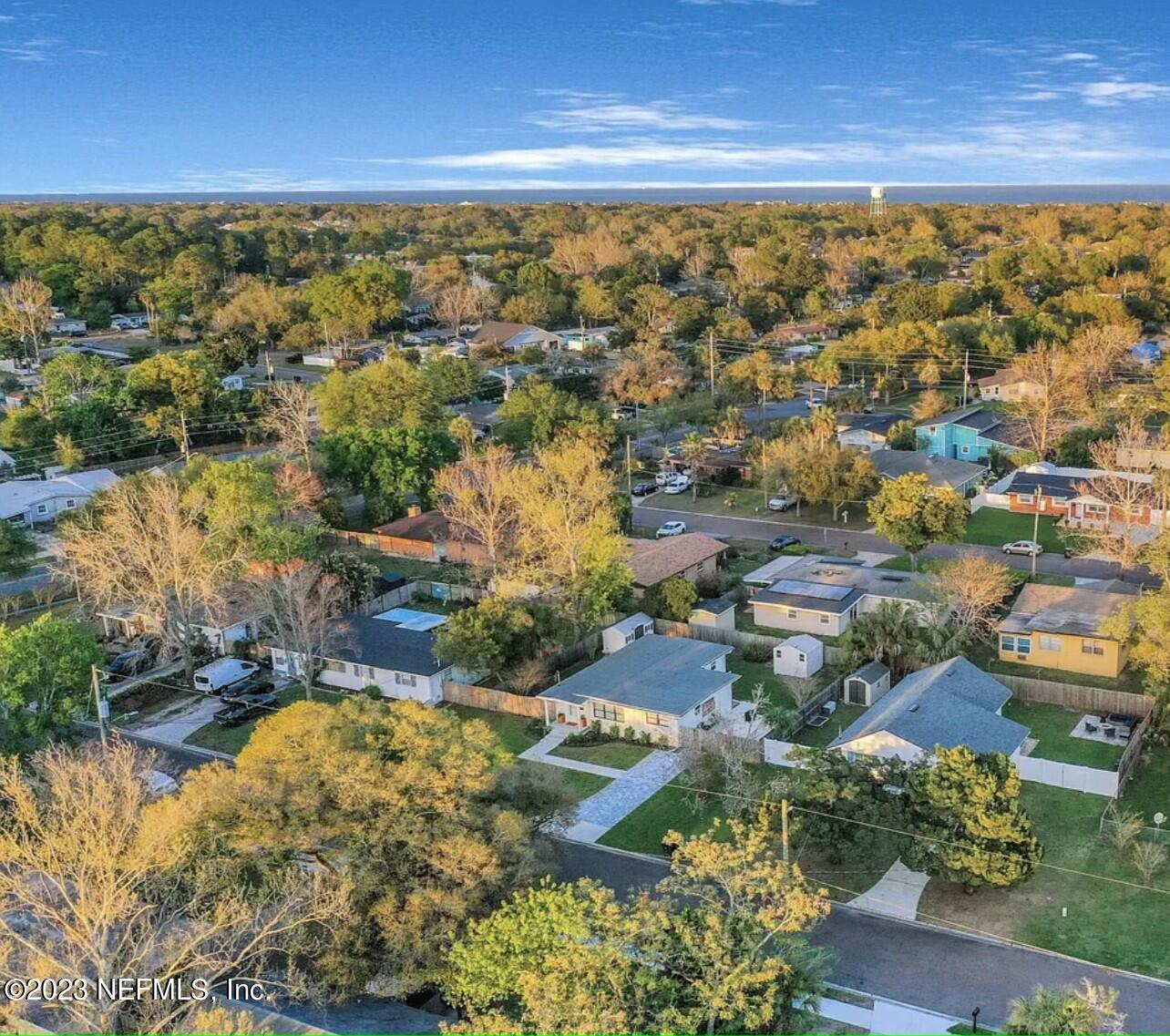 469 Skate Road Atlantic Beach, FL 32233 - Photo 39 of 40 an aerial view of residential houses with outdoor space